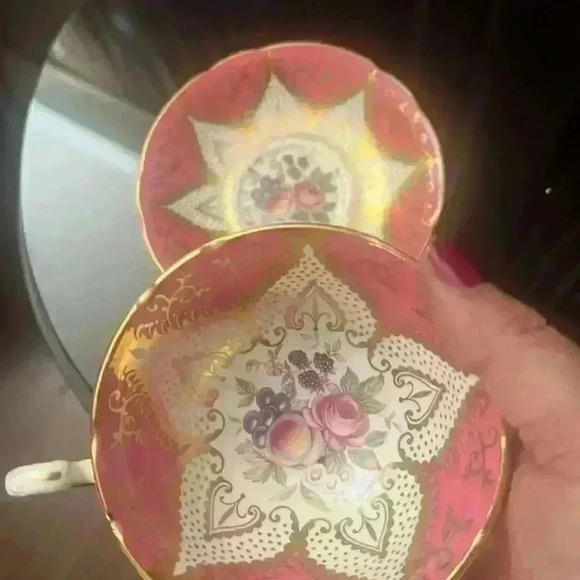 Vintage  Fancy Paragon Tea Cup &
Saucer - Pink with Gold Trim - Roses F144J - Picture 8 of 15